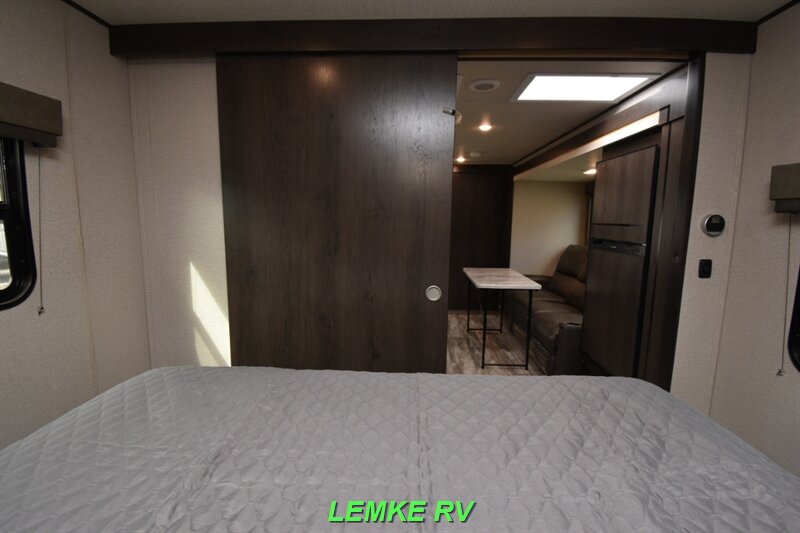 2021 Grand Design Transcend Xplor 221RB   - Photo 19 - Rocklin, CA 95677