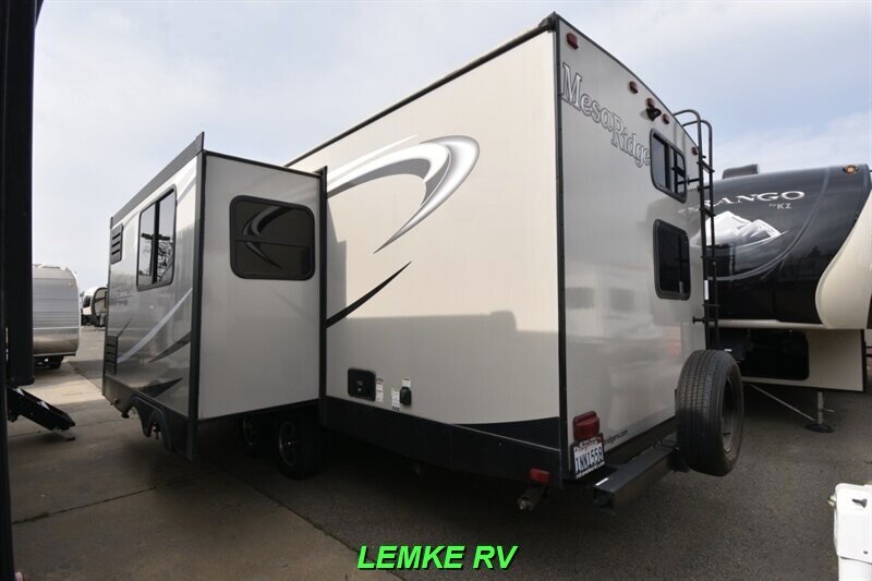 2021 Highland Ridge Mesa Ridge S-Lite 241BH   - Photo 7 - Rocklin, CA 95677