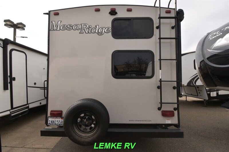 2021 Highland Ridge Mesa Ridge S-Lite 241BH   - Photo 8 - Rocklin, CA 95677