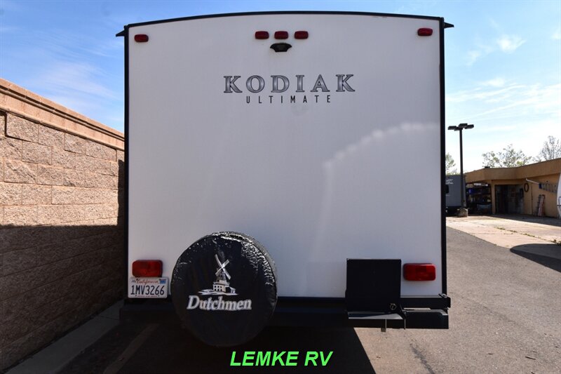 2018 Dutchmen Kodiak Ultimate 288BHSL   - Photo 7 - Rocklin, CA 95677