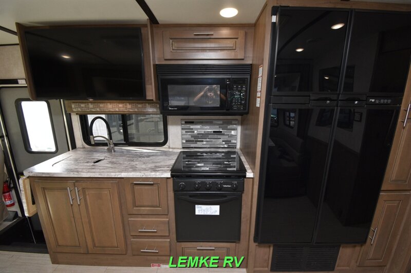 2019 Forest River FR3 30DS   - Photo 14 - Rocklin, CA 95677