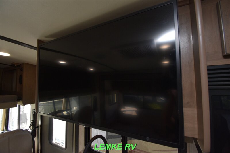 2019 Forest River FR3 30DS   - Photo 23 - Rocklin, CA 95677