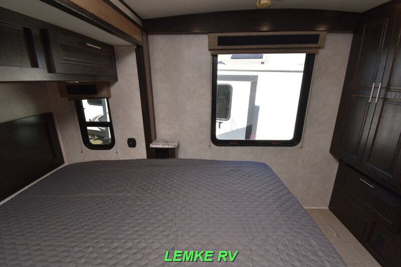 2019 Forest River FR3 30DS   - Photo 18 - Rocklin, CA 95677