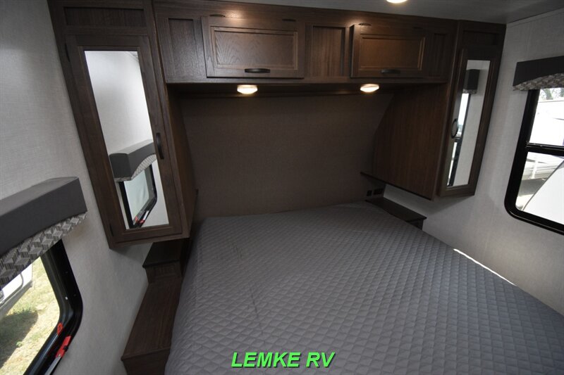 2020 Winnebago Voyage 2427RB   - Photo 17 - Rocklin, CA 95677