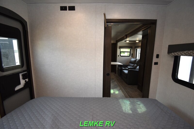 2020 Winnebago Voyage 2427RB   - Photo 19 - Rocklin, CA 95677