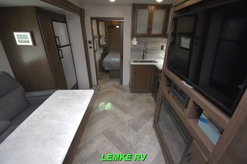 2020 Winnebago Voyage 2427RB   - Photo 5 - Rocklin, CA 95677