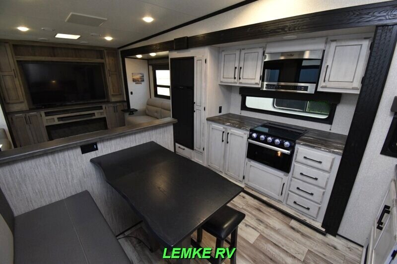 2022 K-Z Durango 290RLT   - Photo 10 - Rocklin, CA 95677