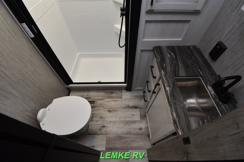 2022 K-Z Durango 290RLT   - Photo 19 - Rocklin, CA 95677