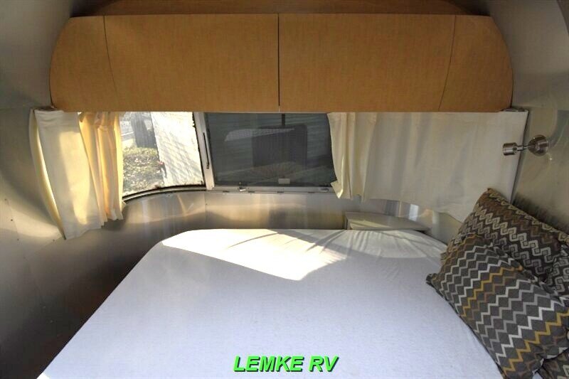 2016 Airstream Flying Cloud 23FB   - Photo 15 - Rocklin, CA 95677