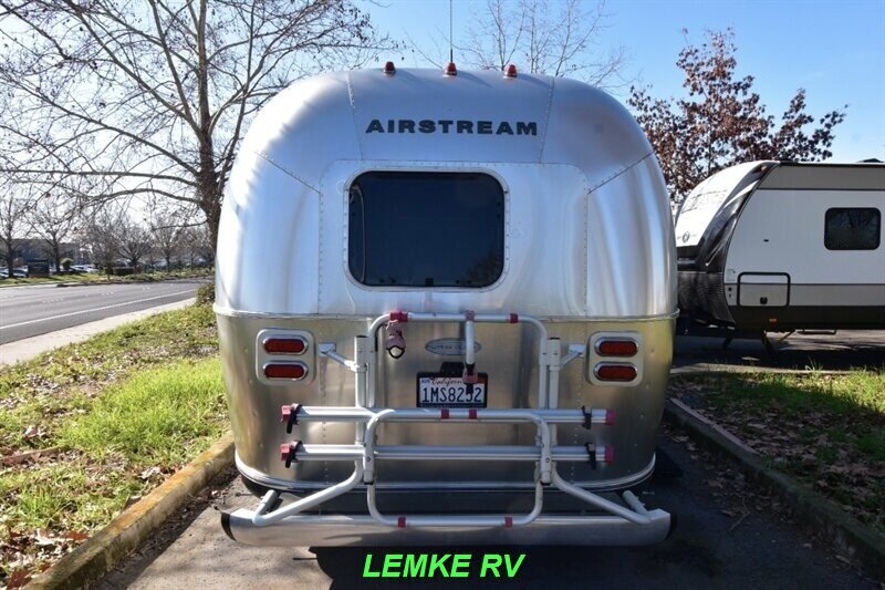 2016 Airstream Flying Cloud 23FB   - Photo 8 - Rocklin, CA 95677
