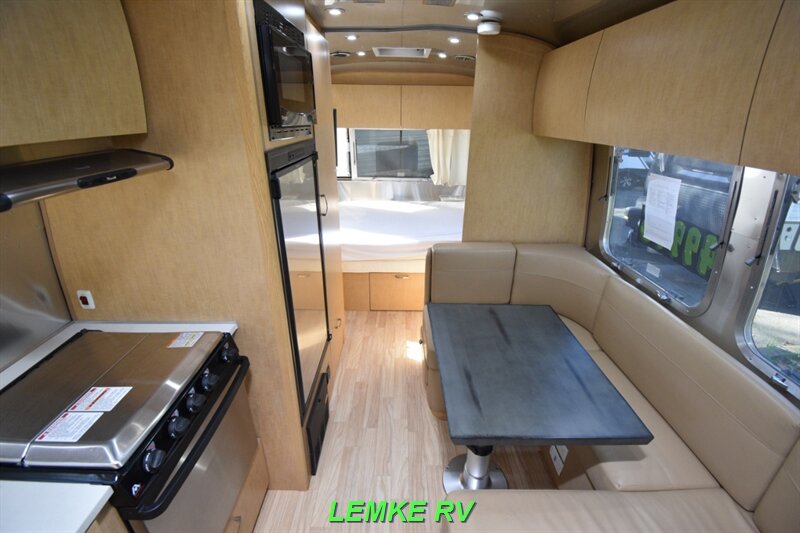 2016 Airstream Flying Cloud 23FB   - Photo 5 - Rocklin, CA 95677