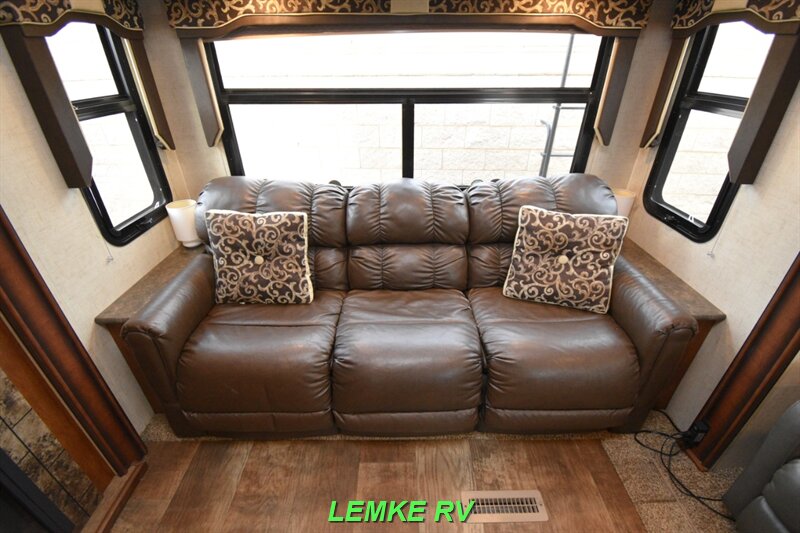 2016 K-Z Durango 281RLT   - Photo 15 - Rocklin, CA 95677