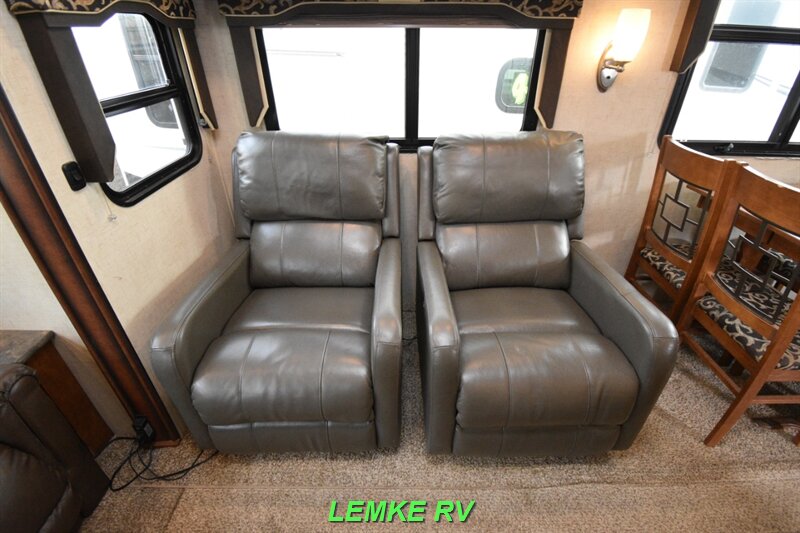 2016 K-Z Durango 281RLT   - Photo 23 - Rocklin, CA 95677