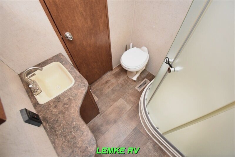 2016 K-Z Durango 281RLT   - Photo 20 - Rocklin, CA 95677