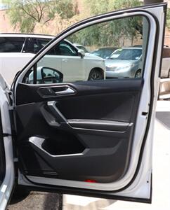 2018 Volkswagen Tiguan 2.0T SE 4Motion  AWD - Photo 26 - Tucson, AZ 85712