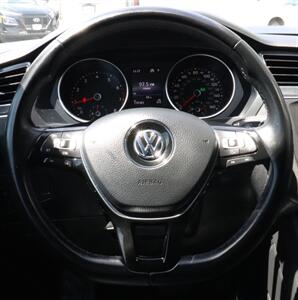 2018 Volkswagen Tiguan 2.0T SE 4Motion  AWD - Photo 46 - Tucson, AZ 85712