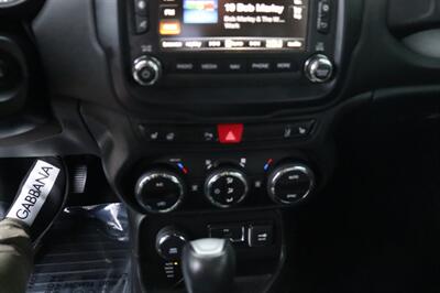 2015 Jeep Renegade Limited  4x4 - Photo 37 - Tucson, AZ 85712
