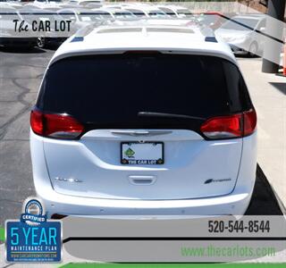 2018 Chrysler Pacifica Hybrid Limited   - Photo 9 - Tucson, AZ 85712