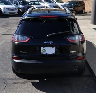 2020 Jeep Cherokee Latitude Plus  4X4 - Photo 9 - Tucson, AZ 85712