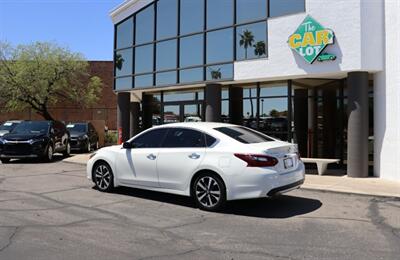 2017 Nissan Altima 2.5 SR   - Photo 10 - Tucson, AZ 85712