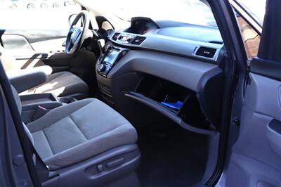 2016 Honda Odyssey SE  3rd ROW SEATING - Photo 39 - Tucson, AZ 85712