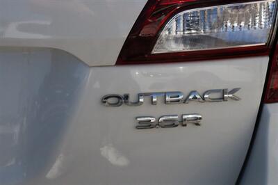2019 Subaru Outback 3.6R Limited  AWD - Photo 14 - Tucson, AZ 85712