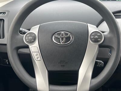 2013 Toyota Prius Five   - Photo 16 - Lannon, WI 53046