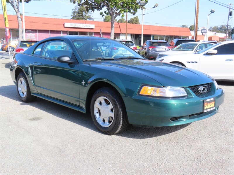 2000 Ford Mustang  
