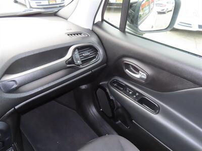 2018 Jeep Renegade Altitude   - Photo 16 - Santa Cruz, CA 95062