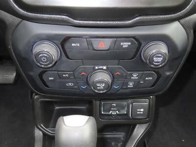 2018 Jeep Renegade Altitude   - Photo 18 - Santa Cruz, CA 95062