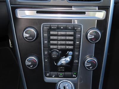 2014 Volvo XC60 T6 R-Design AWD Platinum - Photo 32 - Santa Cruz, CA 95062
