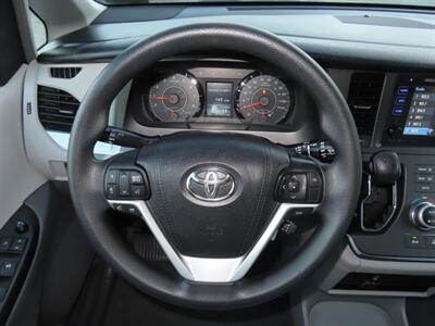 2017 Toyota Sienna LE 8-Passenger - Photo 8 - Santa Cruz, CA 95062