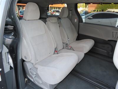 2017 Toyota Sienna LE 8-Passenger - Photo 26 - Santa Cruz, CA 95062