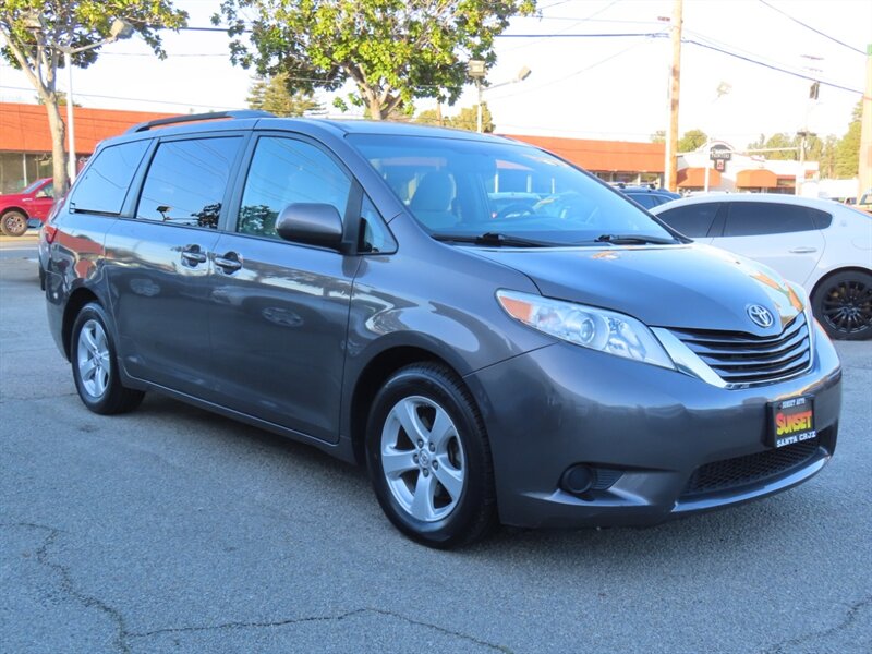 2017 Toyota Sienna LE 8-Passenger   - Photo 1 - Santa Cruz, CA 95062