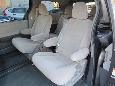 2017 Toyota Sienna LE 8-Passenger - Photo 30 - Santa Cruz, CA 95062