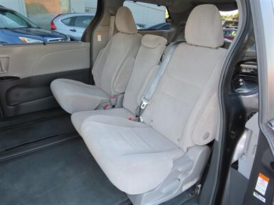 2017 Toyota Sienna LE 8-Passenger - Photo 24 - Santa Cruz, CA 95062