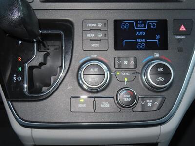 2017 Toyota Sienna LE 8-Passenger - Photo 18 - Santa Cruz, CA 95062