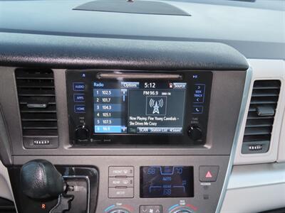 2017 Toyota Sienna LE 8-Passenger - Photo 20 - Santa Cruz, CA 95062