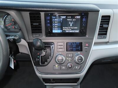 2017 Toyota Sienna LE 8-Passenger - Photo 11 - Santa Cruz, CA 95062