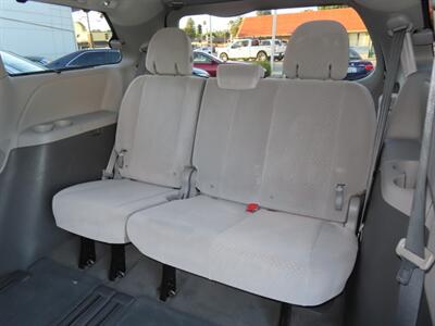 2017 Toyota Sienna LE 8-Passenger - Photo 36 - Santa Cruz, CA 95062