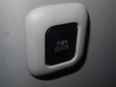 2017 Toyota Sienna LE 8-Passenger - Photo 29 - Santa Cruz, CA 95062