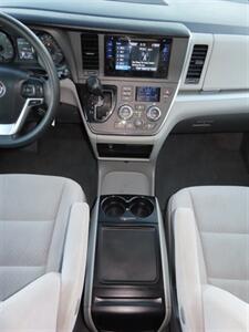 2017 Toyota Sienna LE 8-Passenger - Photo 12 - Santa Cruz, CA 95062
