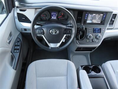 2017 Toyota Sienna LE 8-Passenger - Photo 7 - Santa Cruz, CA 95062