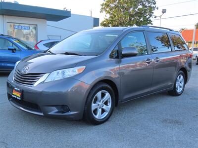 2017 Toyota Sienna LE 8-Passenger - Photo 2 - Santa Cruz, CA 95062