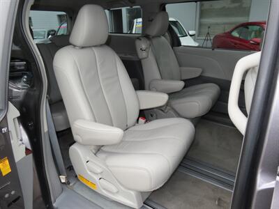2013 Toyota Sienna XLE 8-Passenger   - Photo 37 - Santa Cruz, CA 95062