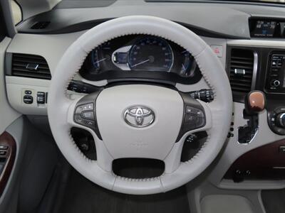 2013 Toyota Sienna XLE 8-Passenger   - Photo 9 - Santa Cruz, CA 95062