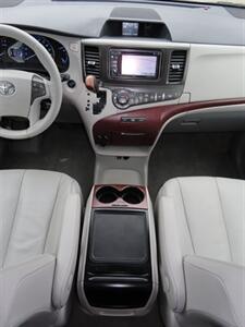 2013 Toyota Sienna XLE 8-Passenger   - Photo 17 - Santa Cruz, CA 95062