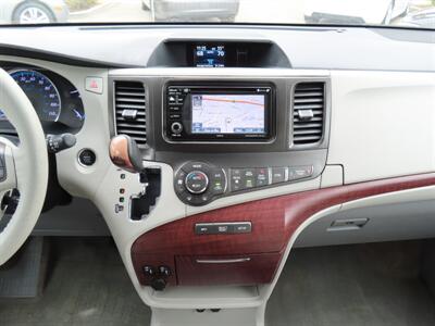 2013 Toyota Sienna XLE 8-Passenger   - Photo 14 - Santa Cruz, CA 95062