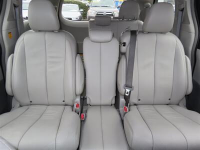 2013 Toyota Sienna XLE 8-Passenger   - Photo 31 - Santa Cruz, CA 95062