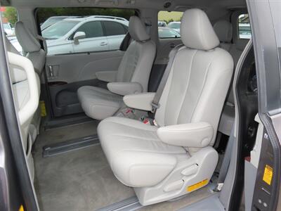 2013 Toyota Sienna XLE 8-Passenger   - Photo 34 - Santa Cruz, CA 95062